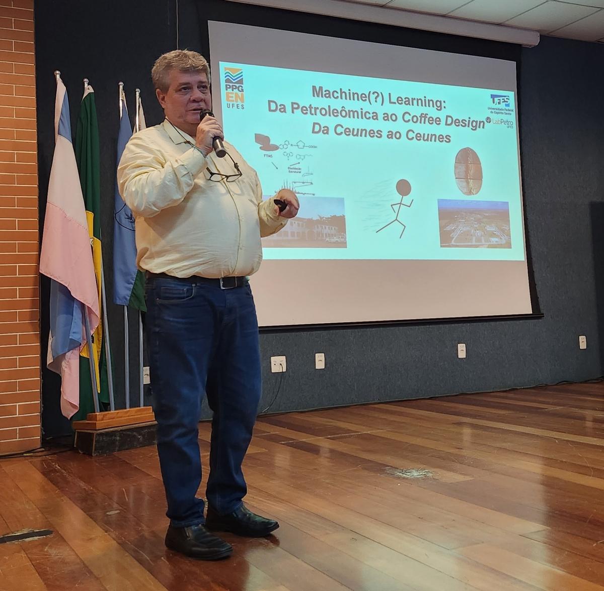 Foto do professor do Departamento de Química e reitor eleito da Universidade, Eustáquio de Castro