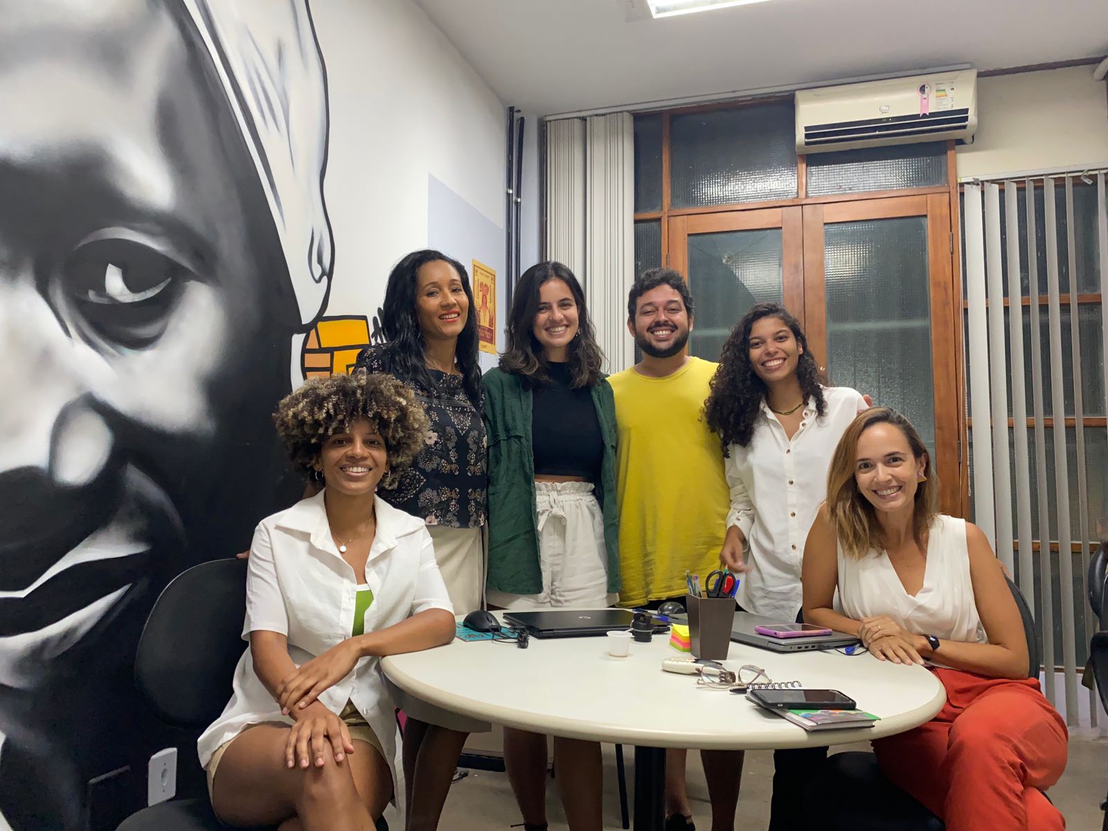 Foto de seis integrantes do grupo de pesquisa