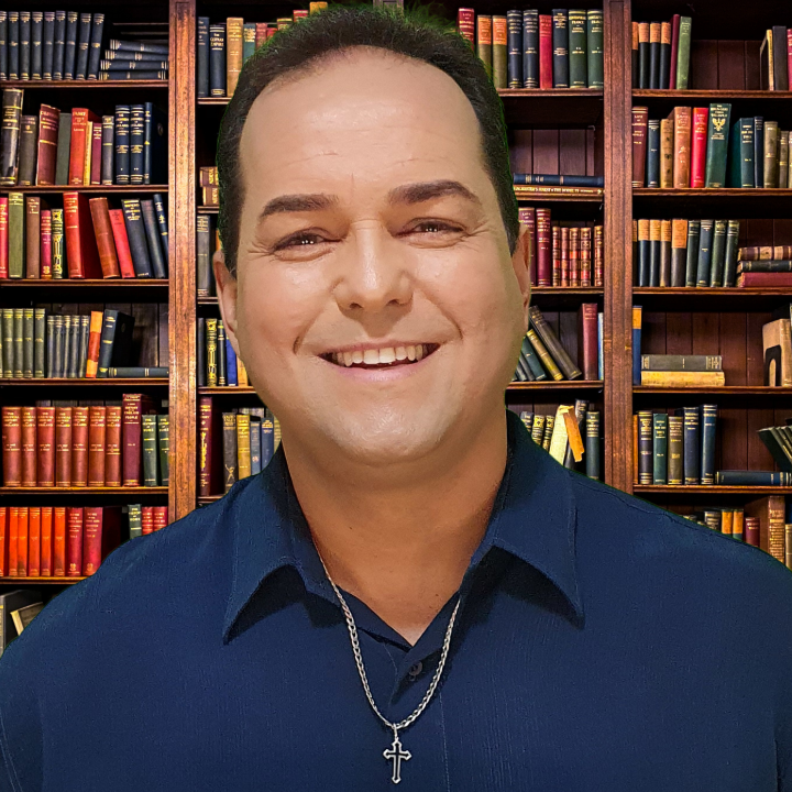 Foto do professor Alexandre dos Santos