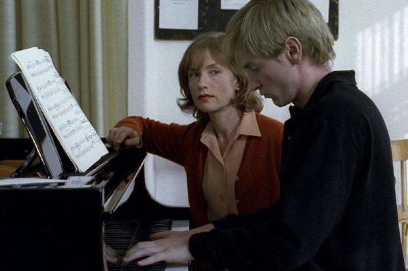 Cena do filme A Professora de Piano