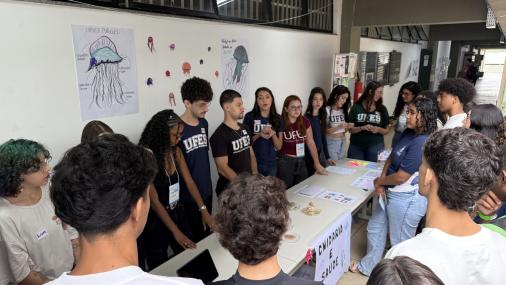 Estudantes visitam cursos do campus de Alegre